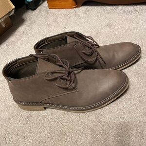 Like new brown boot hightop style oxfords